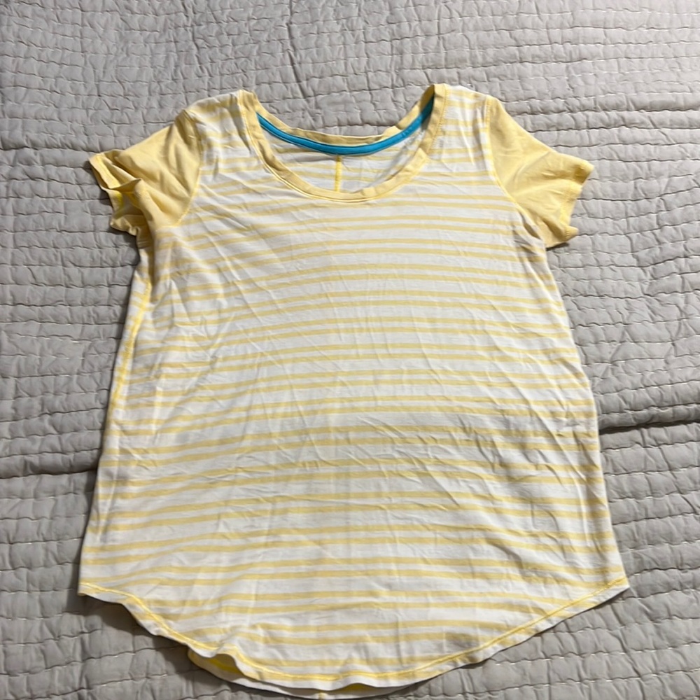 Gorgeous yellow stripped lululemon top